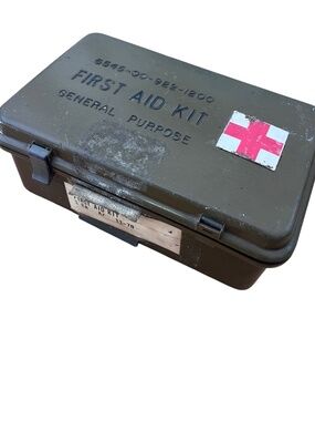 Vintage US Military First Aid Kit General Purpose Rigid Case 6545-00-922-1200